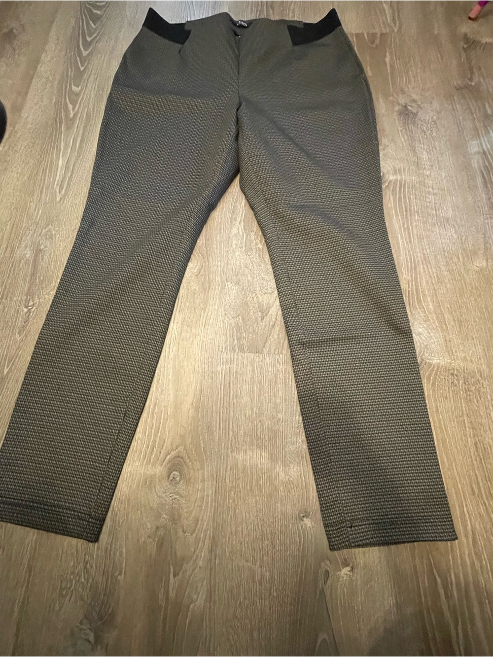 Women’s Chaps gray and black houndstooth pants in XL